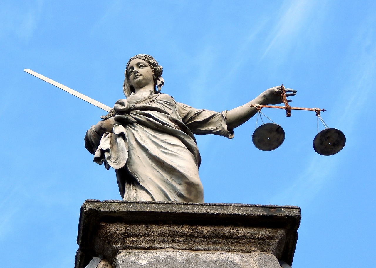 Image for article Спасіння співучнів шляхом викриття злочинів переслідувачів